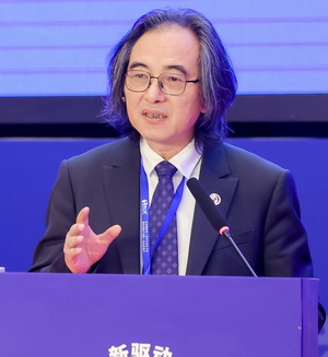 主旨演講《新周期·新動能·新機遇》